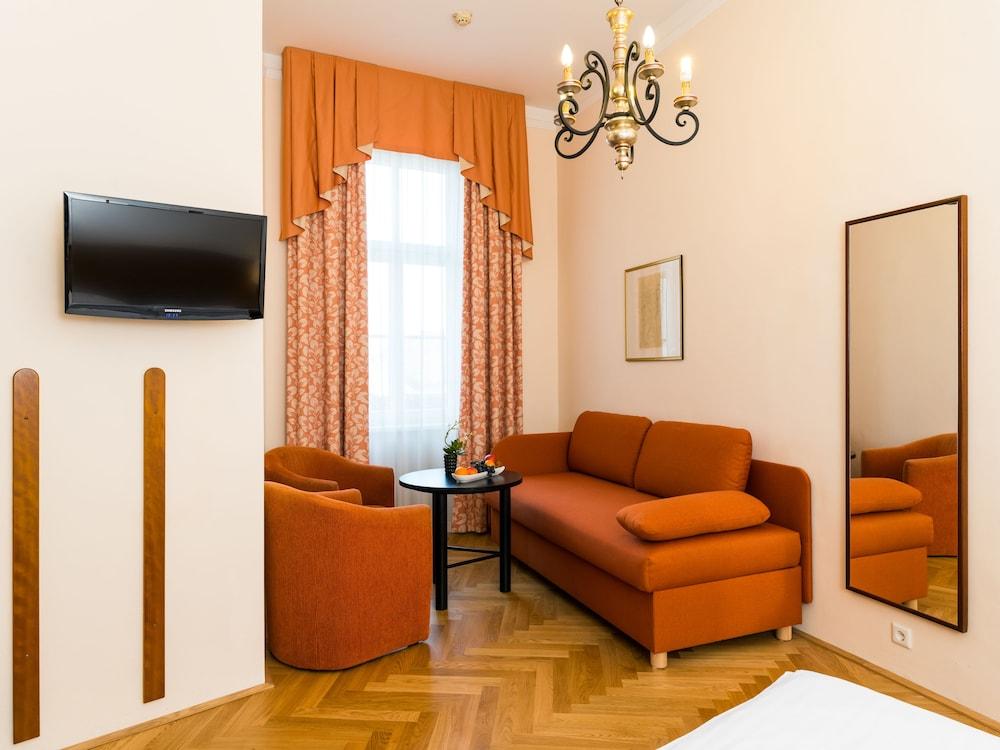Johann Strauss 4* Viena