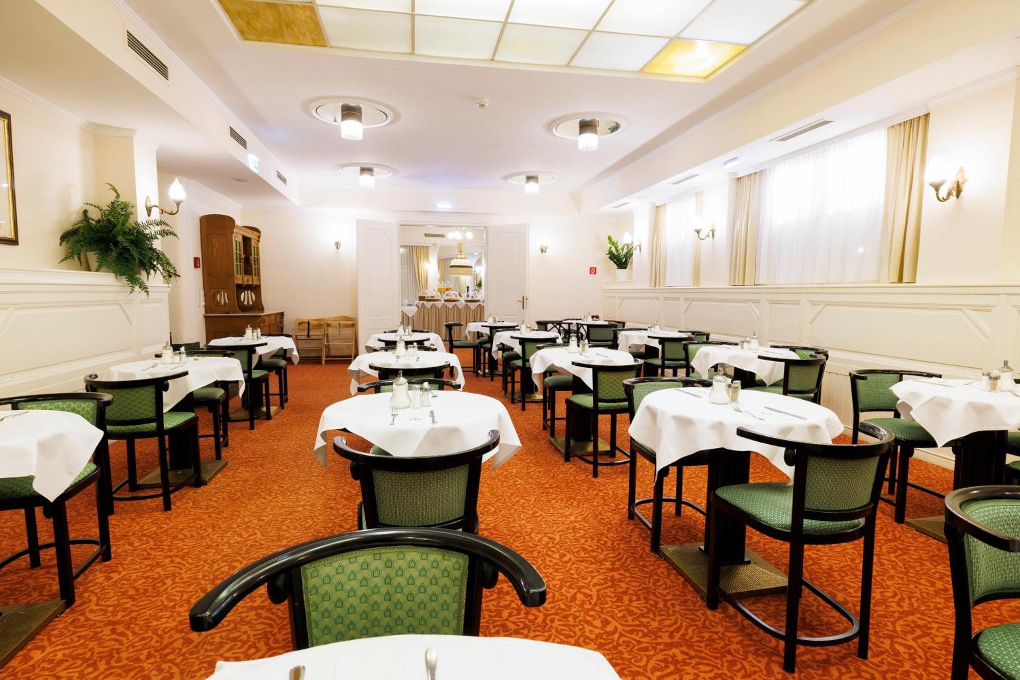 Johann Strauss 4* Viena